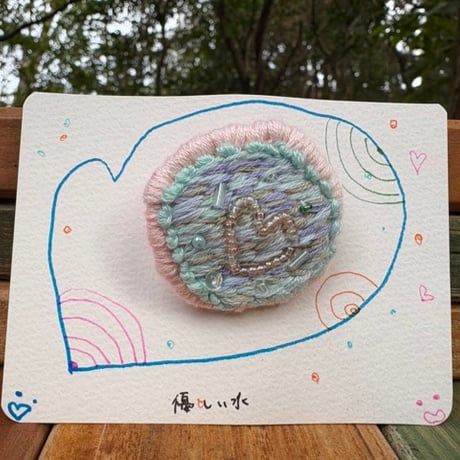 すずのハンドメイドブローチ【優しい水】
