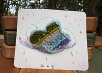 すずのハンドメイドブローチ【雨の色】