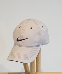 NIKE GOLF embroidered cap (beige×brown)