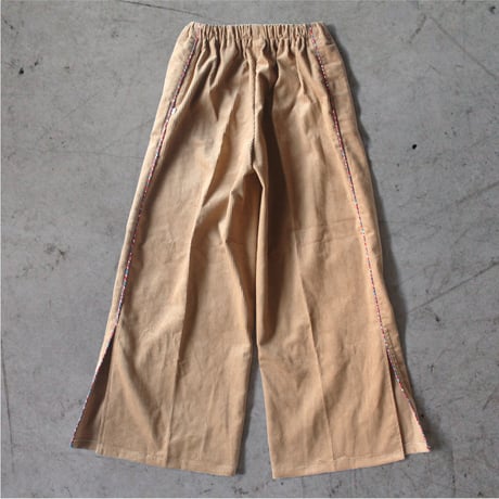 〈Berlin + EARTH BEIGE〉Corduroy Wide Pants  160