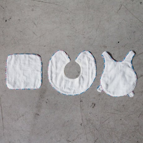 Berlin  Towel & Bib SET
