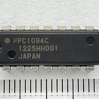 DIP スイッチングレギュレータコントロールIC uPC1094C  NEC (現ルネサス)