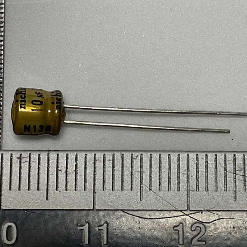 低背オーディオ用電解コンデンサ 10μF 35V 85℃ ±20% UMW1V100MDD (