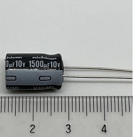アルミ電解コンデンサ 1500μF 10V 105℃ ±20% UHM1A152M (1個) (ニチコン)