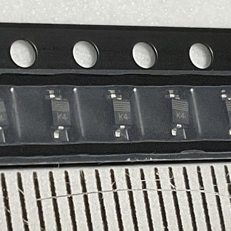 面実装 ツェナーダイオード BZX384-B3V3 3.3V 300 mW (10個) NXPセミコンダクタ (NXP)