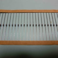 ストレートリード金属皮膜抵抗 (10本) 3.9kΩ 1/4W ±１％ 50ppm/℃ MFS1/4CC3901F （KOA）