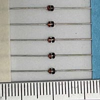 ツェナーダイオード RD10ES AB3 (５個)  (NEC)