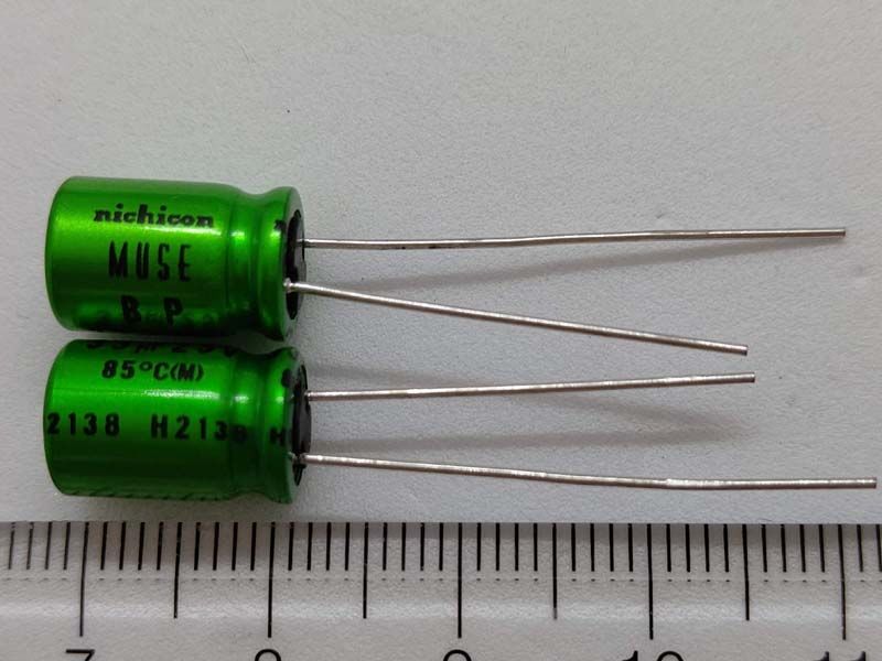 オーディオ用電解コンデンサ 両極性 33μF 25V 85℃ ±20 オーディオ用電解コンデンサ 両極性 33μF 25V 85℃ ±20