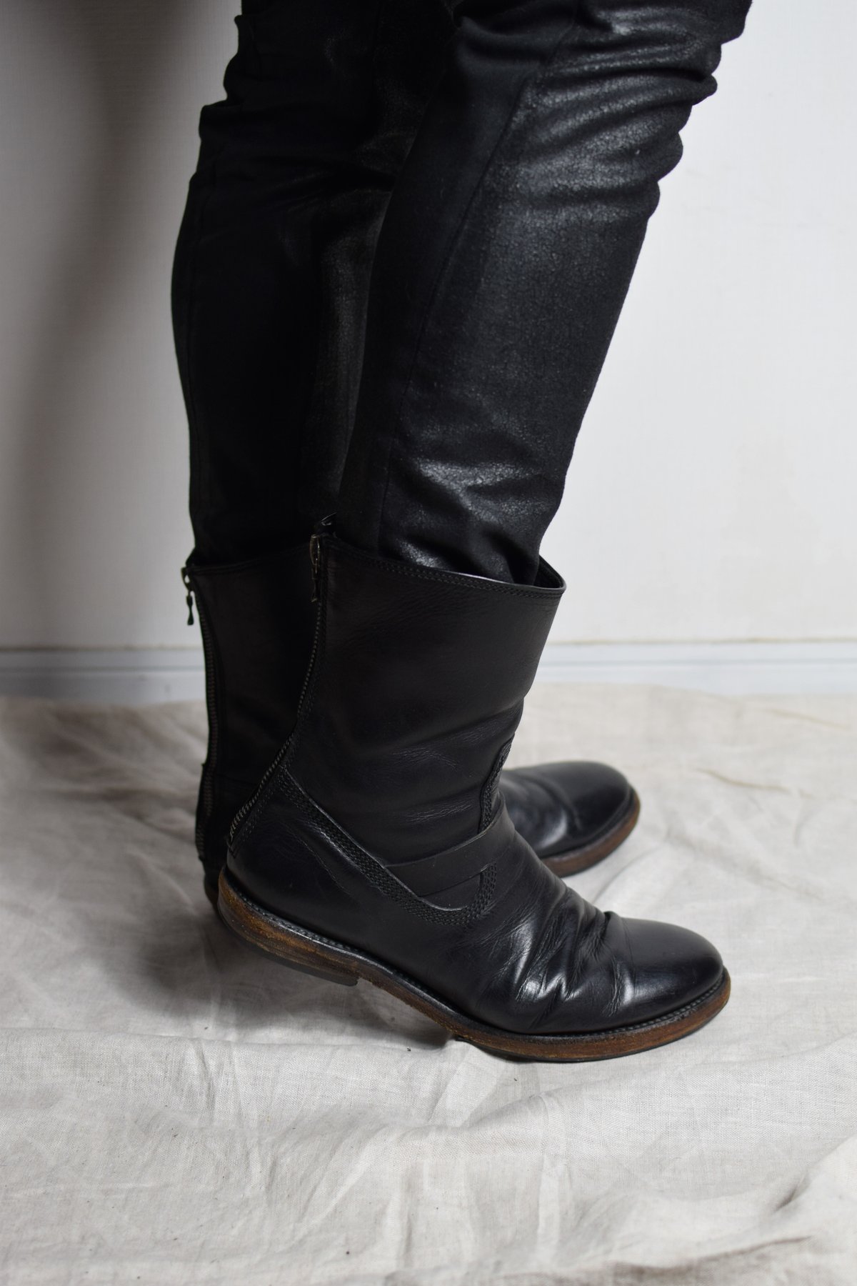 Julius AW07 Back-Zip Boots - 197FWM3 | Karasu Shop