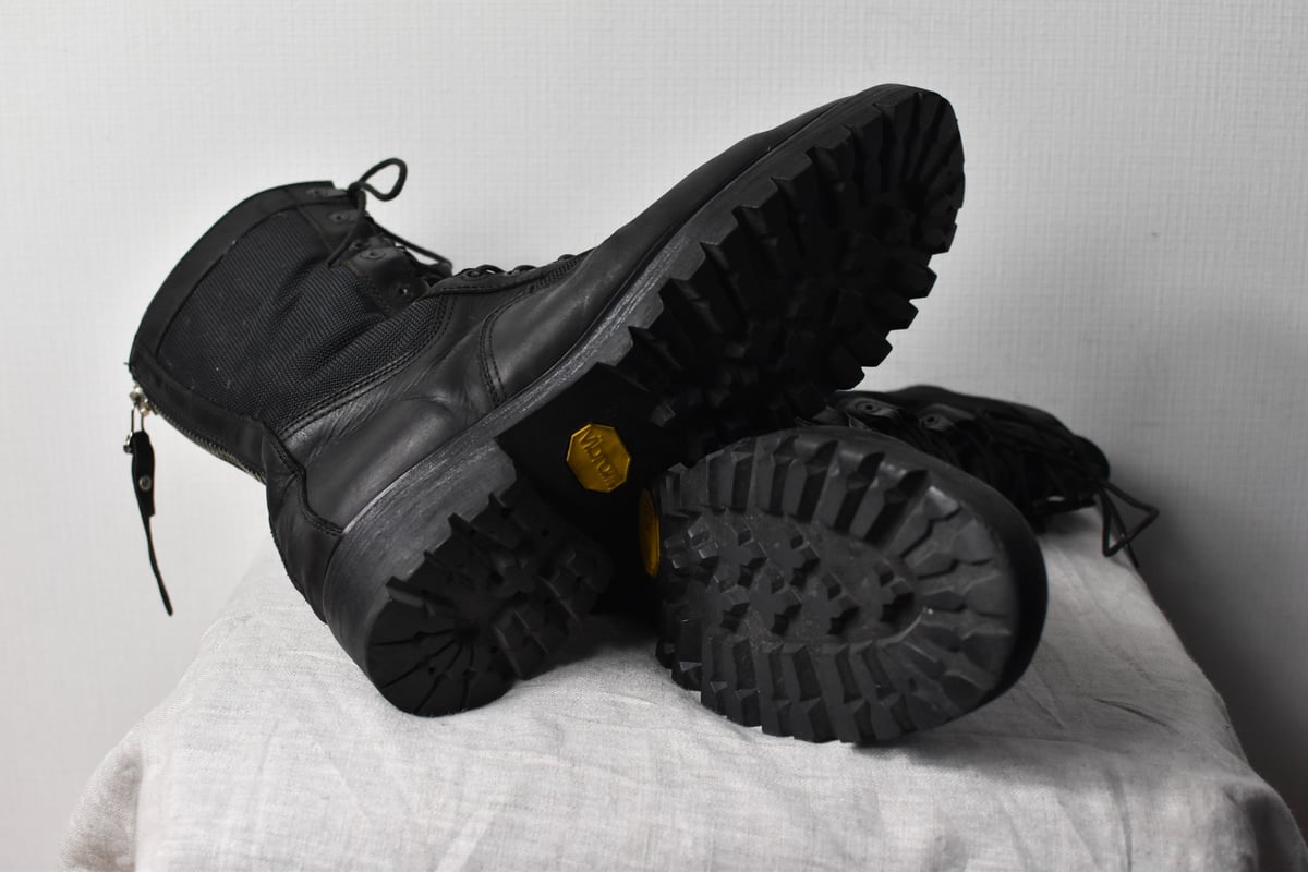 靴 julius black archive boots Julius Archive Back-Zip Boots | Karasu Shop