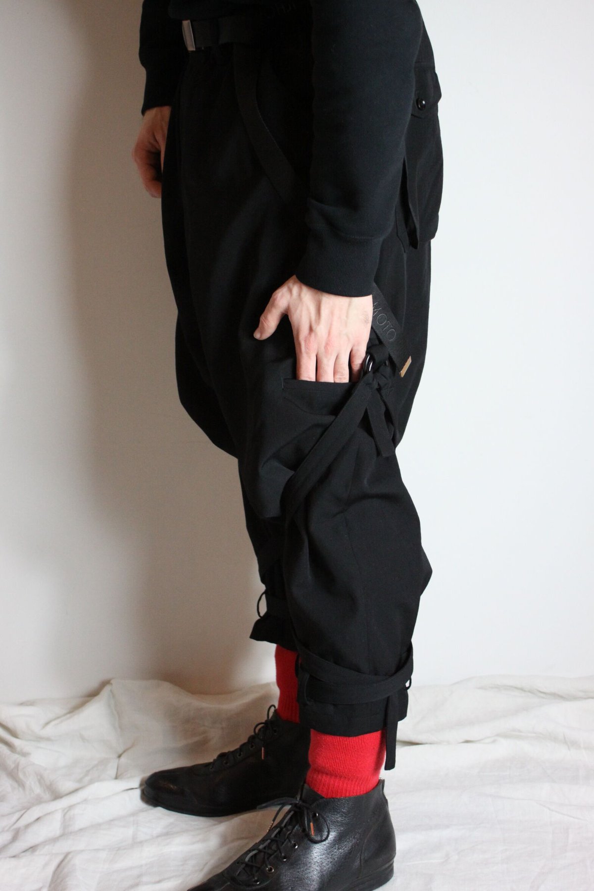 パンツ anrealage homme WOOL BONDAGE PANTS 44 WOOL BONDAGE PANTS｜ANREALAGE OFFICIAL ONLINE SHOP