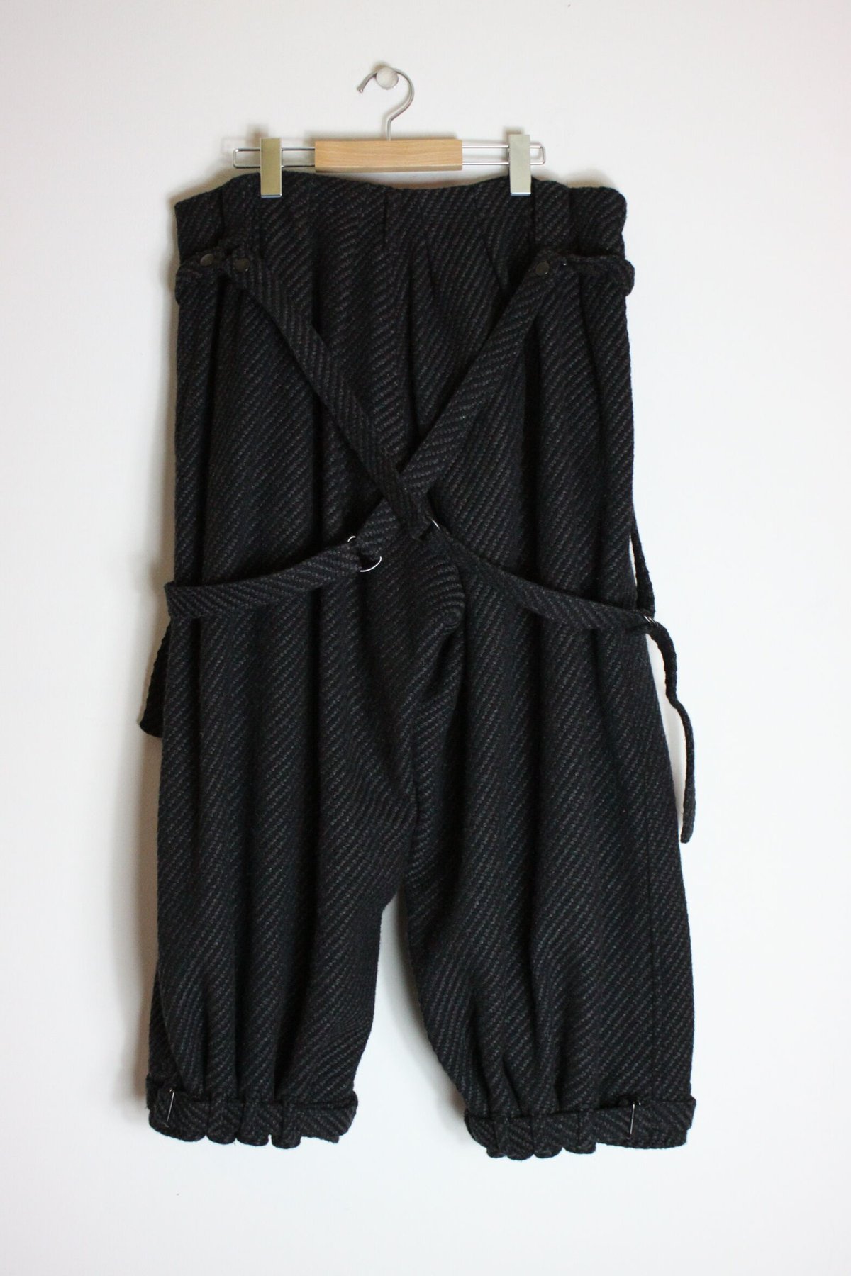 Yohji Yamamoto AW16 Wide Pants - HR-P27-116 | K Yohji Yamamoto AW16 Wide Pants - HR-P27-116 | K