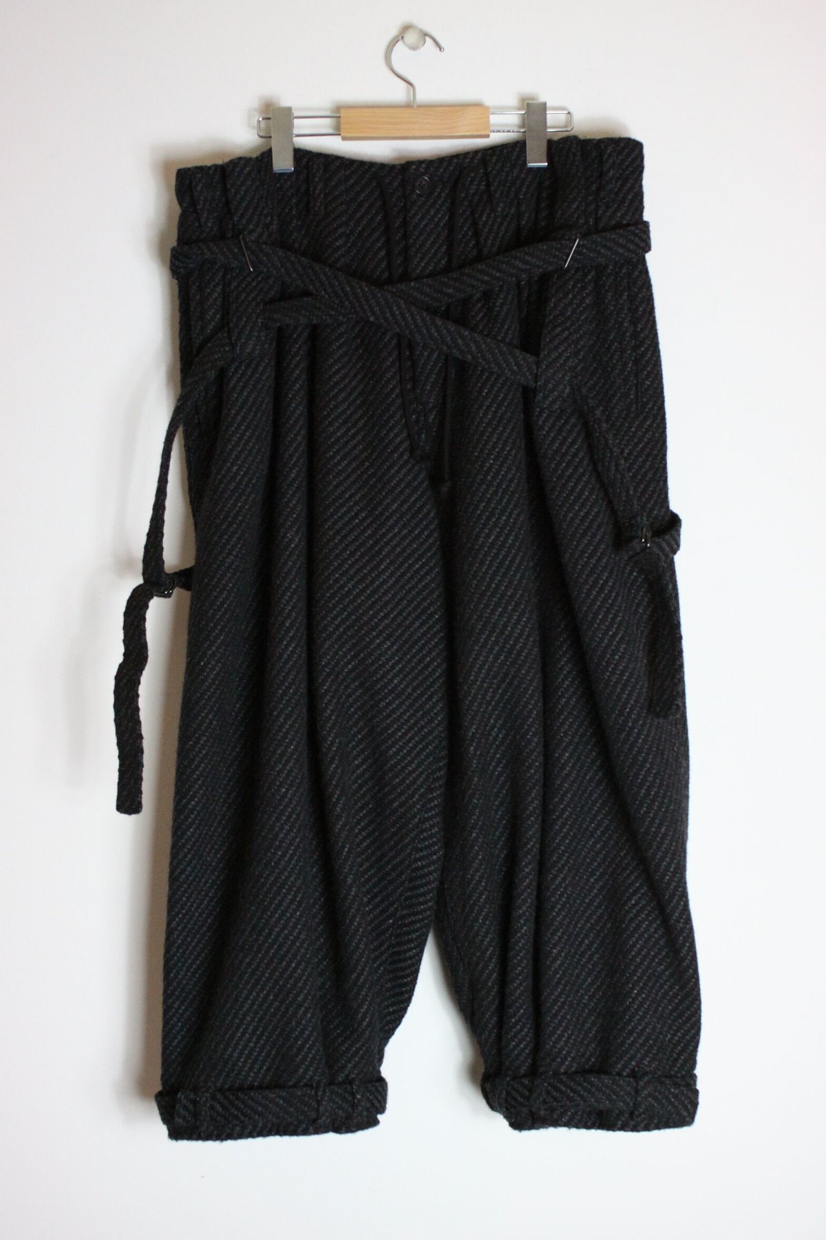 Yohji Yamamoto AW16 Wide Pants - HR-P27-116 | K Yohji Yamamoto AW16 Wide Pants - HR-P27-116 | K