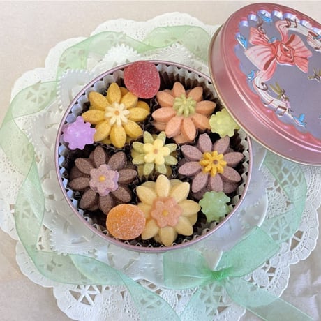 NEW✨お花のクッキー缶 ✨