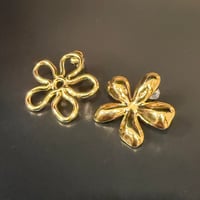 2604PR0842 / Asymmetry flower pierce（Gold）