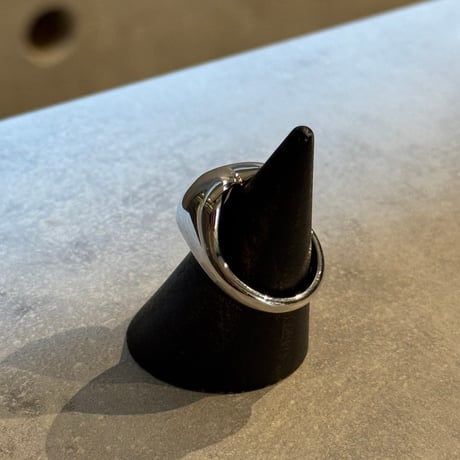 2506RG0654 / Oval Heart design ring（Silver）