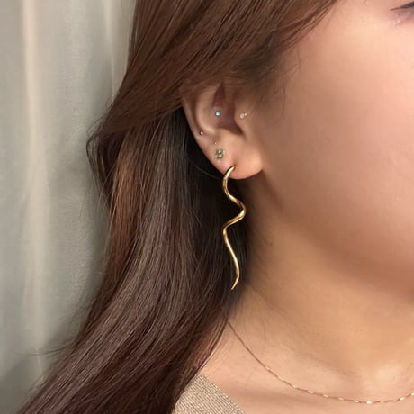 2501PR0745 / long wave twist pierce（Gold）