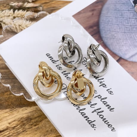 2206_PR0487/ Metal circle twist Pierce（Silver）