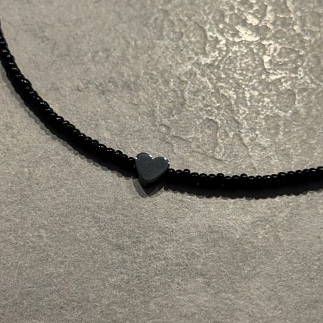 2503NC0322／ Heart charm bees choker（Black）