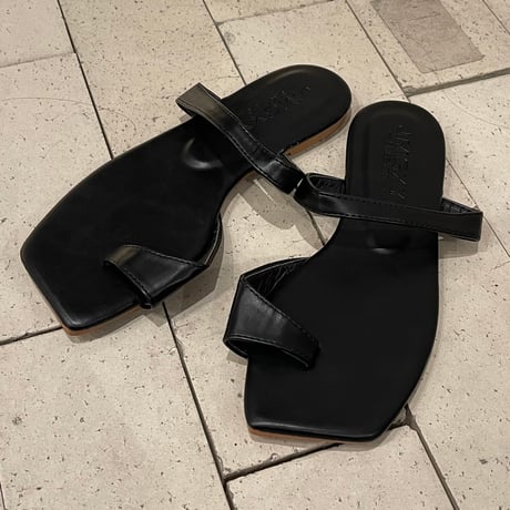 2411GS024 / Flat sole Sandals (Black)