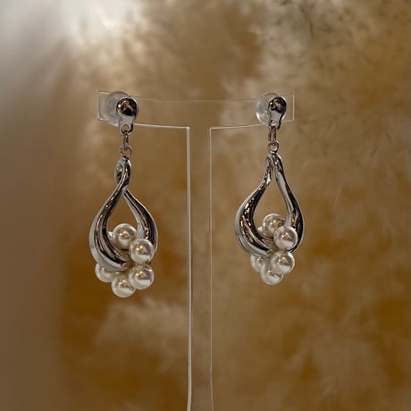 2311PR0608 / Drop hoop pearl Pierce（Silver）