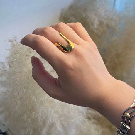 2405RG0464 / Long wave ring（Gold）