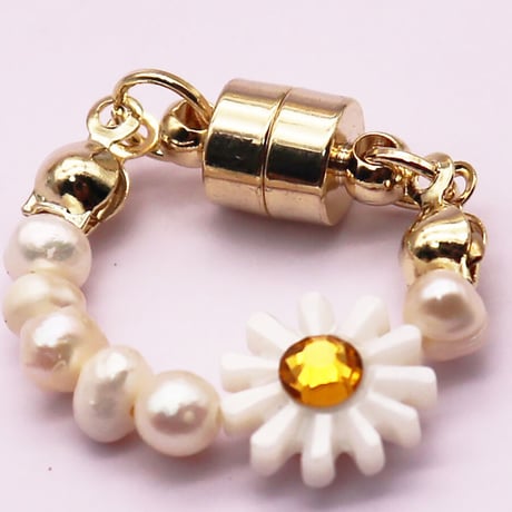 magnet Pearl Flower Earcuff （Pearl） / EC062