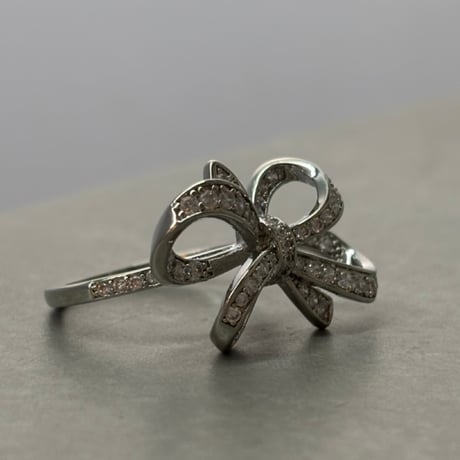 2606RG0806 / Zirconia sparkling ribbon ring（Silver）