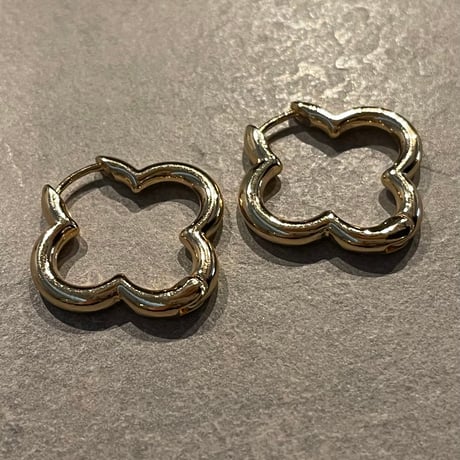 2505PR0777 / Flower shape hoop Pierce（Gold）