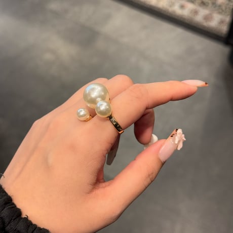 2411RG0548 / triple pearl design ring（Pearl）