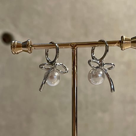 2405PR0723 / Ribbon pearl hoop Pierce （Silver）