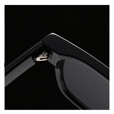 【 Select 】Vintage Retro Rivets Square Design Sunglasses (Black)