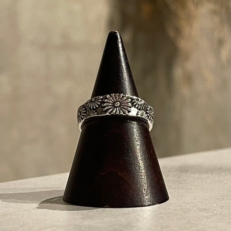 2412RG0555 / Flat flower design ring（Silver）