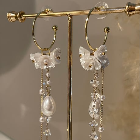 2312PR0623 / Shell flower pearl long Pierce（Gold）