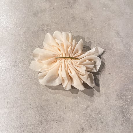 2304HA0018 /  Flower chiffon hair clip（Ivory）