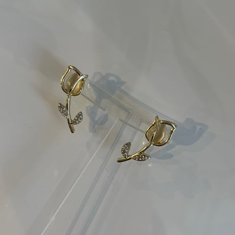 2311PR0615 / Tulip motif pierce（Gold）