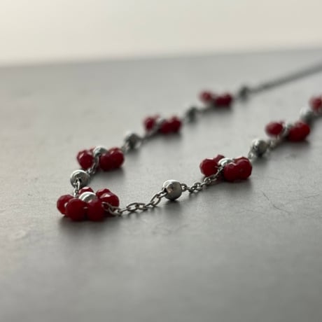 2603NC0380 / Beads Flower Necklace（Silver/ Red）