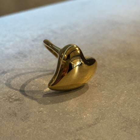 2506RG0654 / Oval Heart design ring（Gold）
