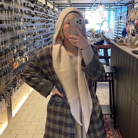 2512HW056#B(S)/ Hoodie muffler（Ivory）
