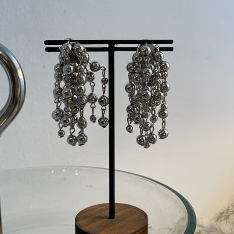 2405ER005 / Metal ball shower Clip Earrings（Silver）