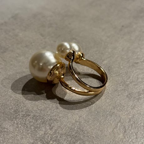2411RG0548 / triple pearl design ring（Pearl）