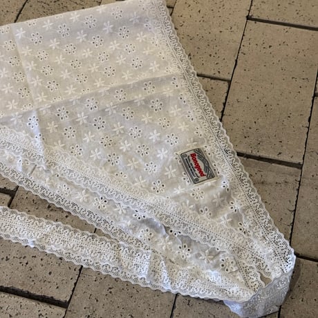 2621GS064(S)/ large triangle scarf（White）