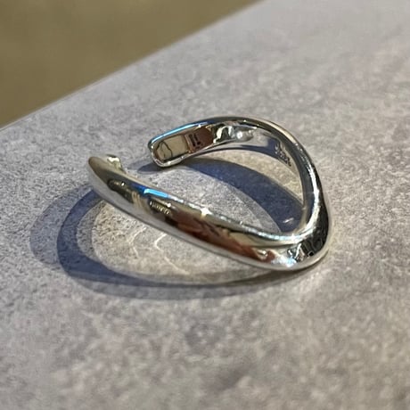2509EC029 / Oval Twist line Earcuff（Silver）