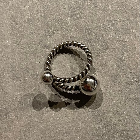 2404RG0448 / Twist double ball ring（Silver）
