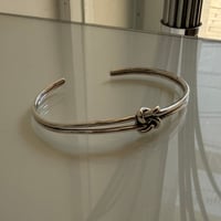 2604BR0120 / Double knot twist Bangle（Silver）