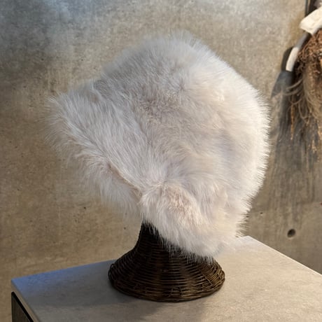 2409HW0050(S)/ Volume fur hat #2（Ivory）