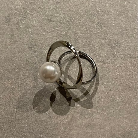 2402RG0394 / Twist circle center pearl ring（Silver）