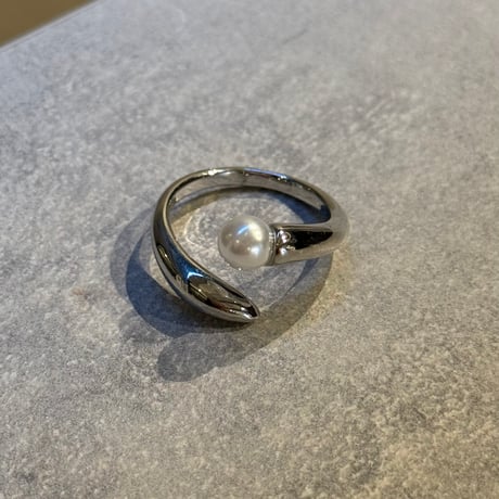 2410RG0523 / drop pearl cross ring（Silver）