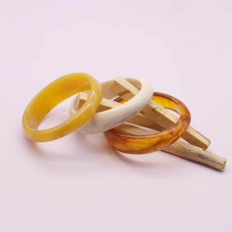 Acrylic  Bangle（Milky white）/ 2106-BR068