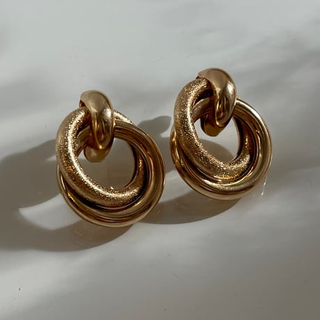 2401PR0644 / Double circle twist Pierce（Gold）